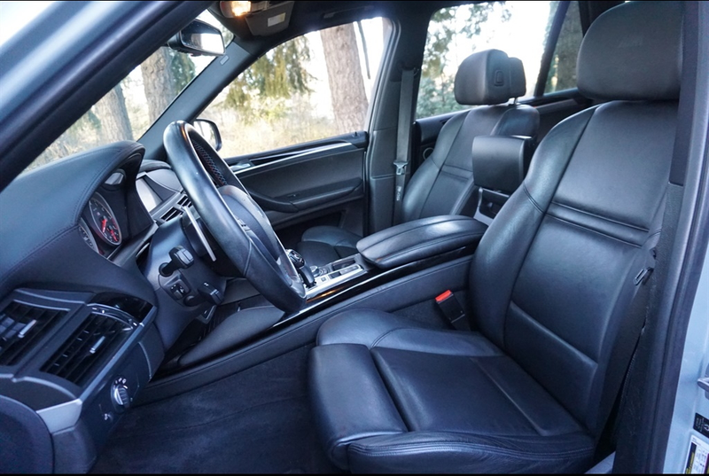 Illustration for article titled At $16,995, Could This 2010 BMW X5 M Twin Turbo put the Sport in Your Utility?